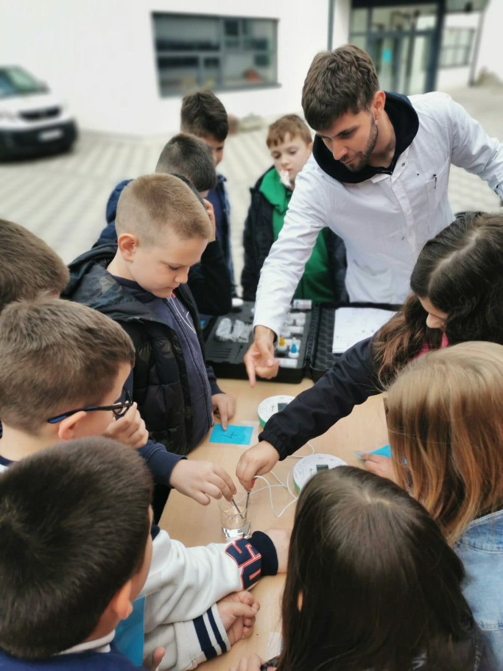 Pokusi s nogu - STEM kombi u Požegi